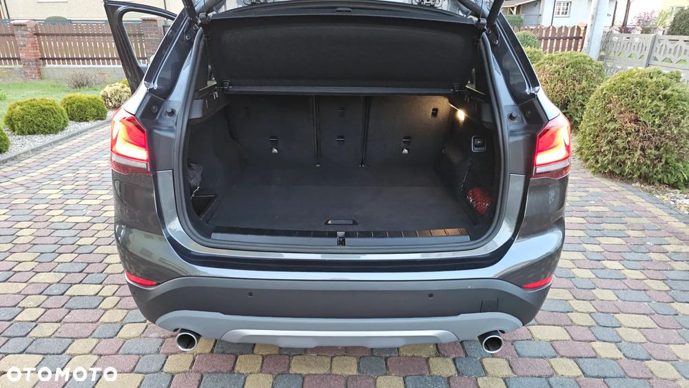 BMW X1 xDrive18d - 16