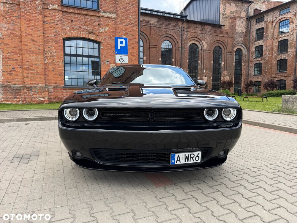 Dodge Challenger - 2
