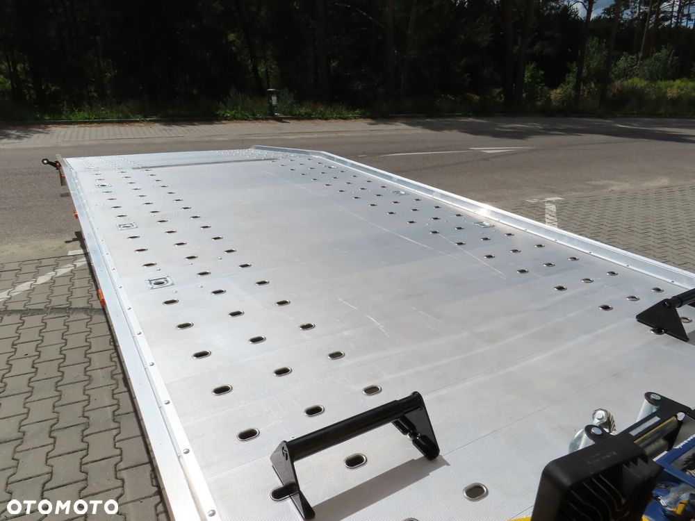 Iveco DAILY 50C18 Laweta POMOC DROGOWA Przewóz Pojazdów AUTOLAWETA 6100 mm Dł. Platformy DMC 3500 Kg Rozstaw Osi 4750 mm WZMACNIANE Zawieszenie Adaptacyjne Pneumatyczne Stan NOWY OKAZJA - 24