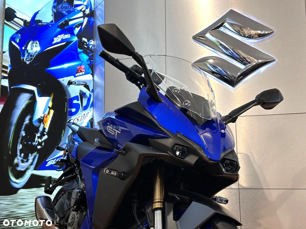 Suzuki GSX - 3
