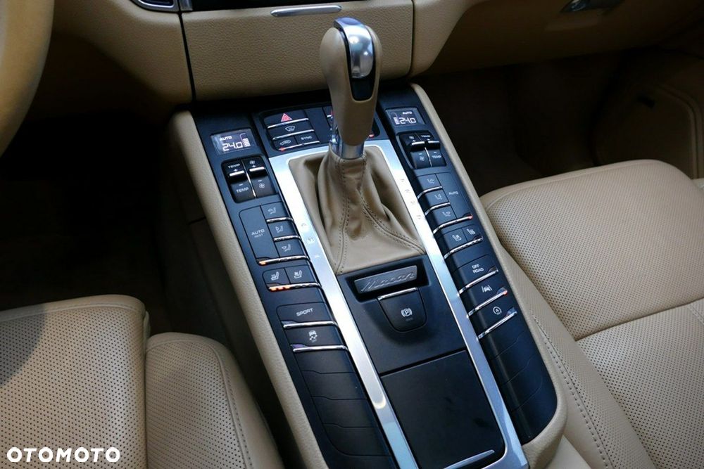 Porsche Macan S - 28