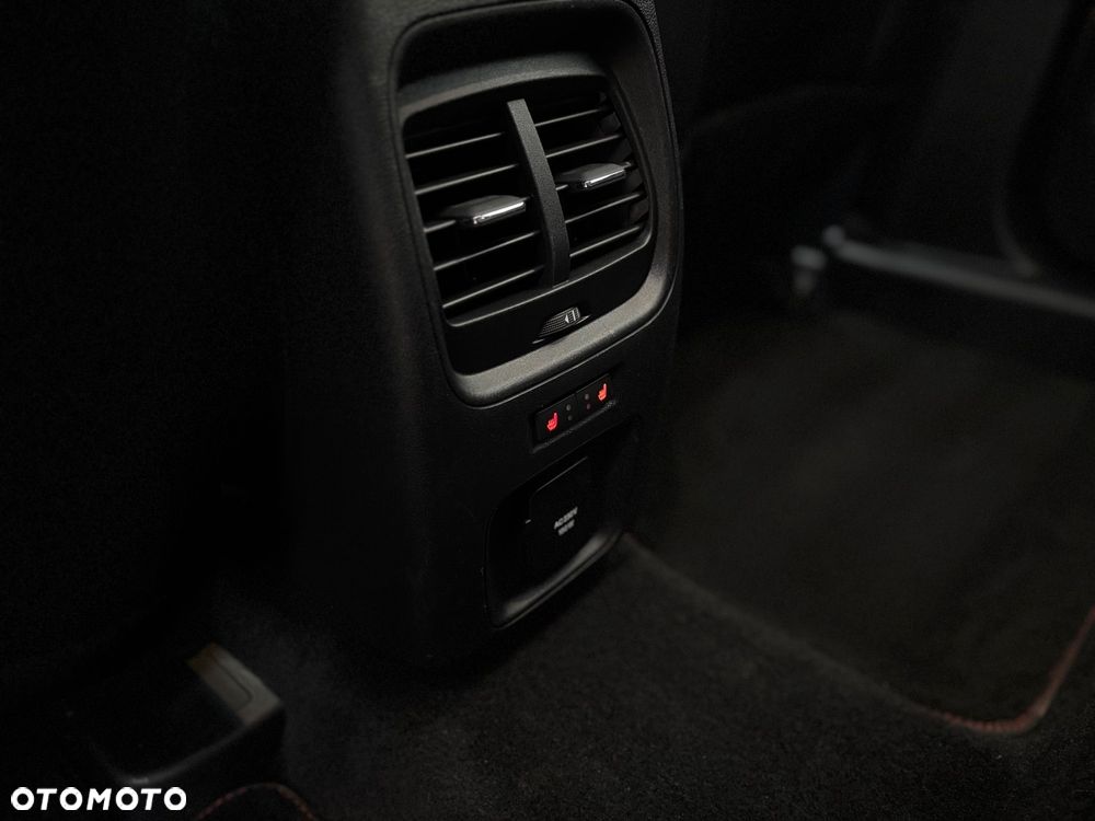 Ford Kuga 2.5 Duratec PHEV ST-LINE X - 33