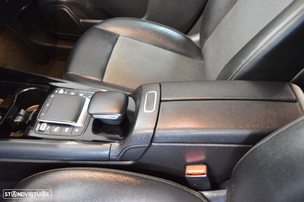 Mercedes-Benz GLA 180 - 24