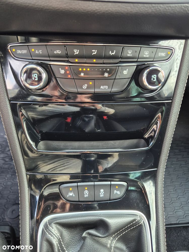 Opel Astra 1.4 Turbo Innovation - 28