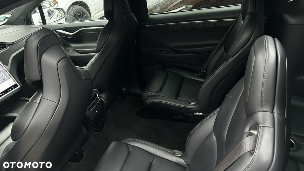 Tesla Model X - 33