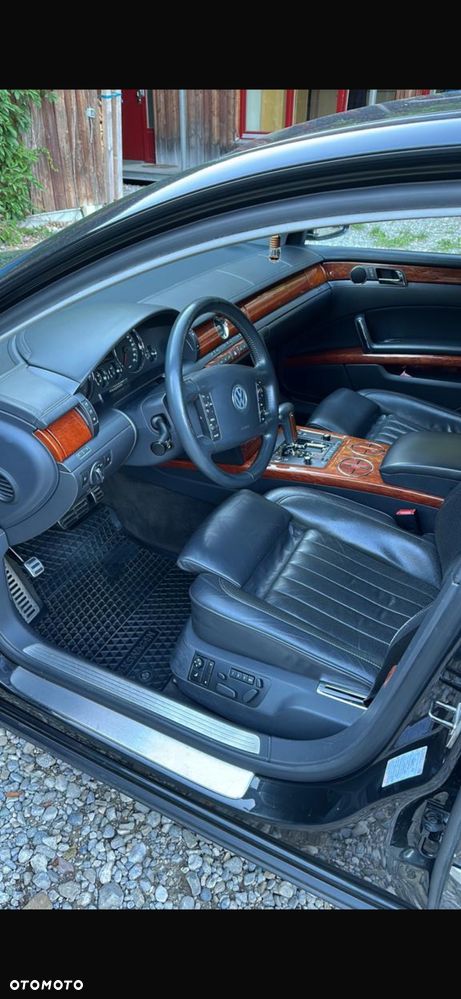 Volkswagen Phaeton - 13