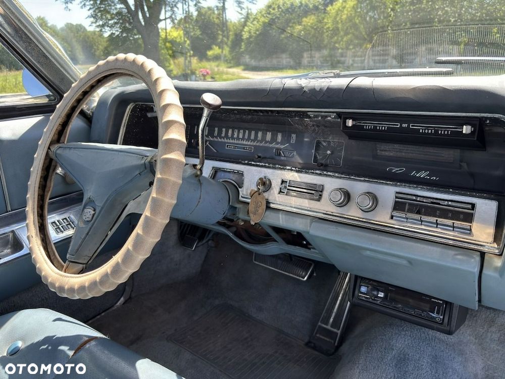 Cadillac Deville - 17