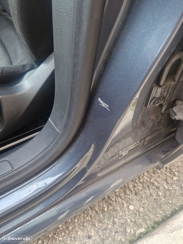 VW Passat Variant 1.6 TDI BlueMotion - 16