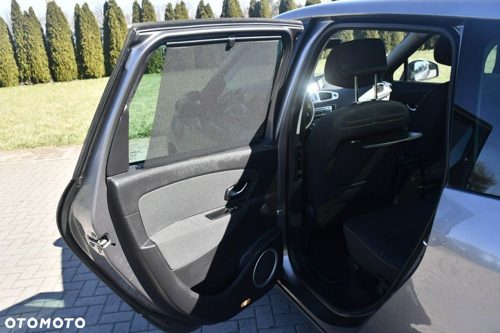 Renault Grand Scenic - 16