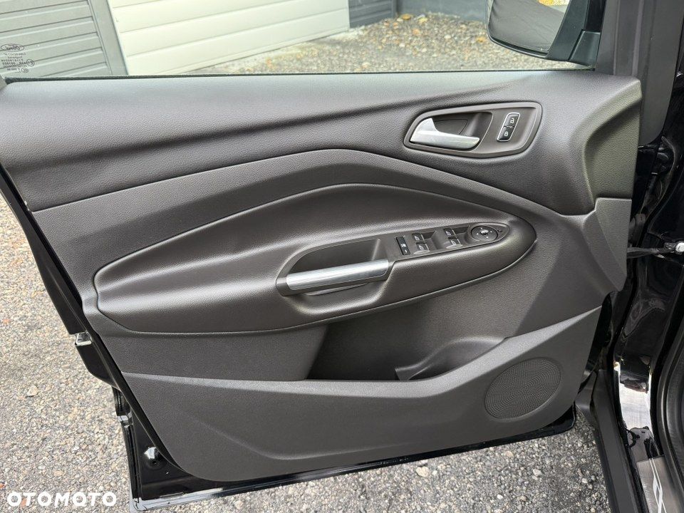 Ford Kuga 2.0 TDCi 2x4 Titanium - 19
