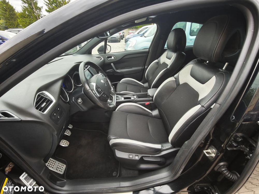Citroën DS4 e-HDi 110 SoChic - 14