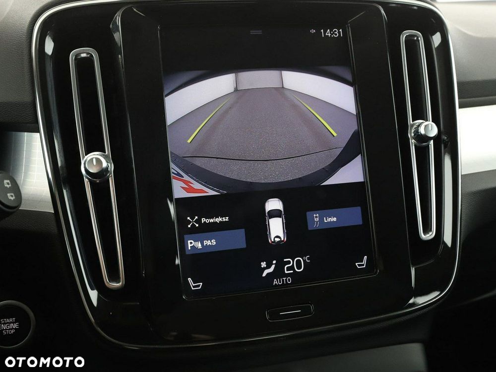 Volvo XC 40 T3 Momentum Pro - 28