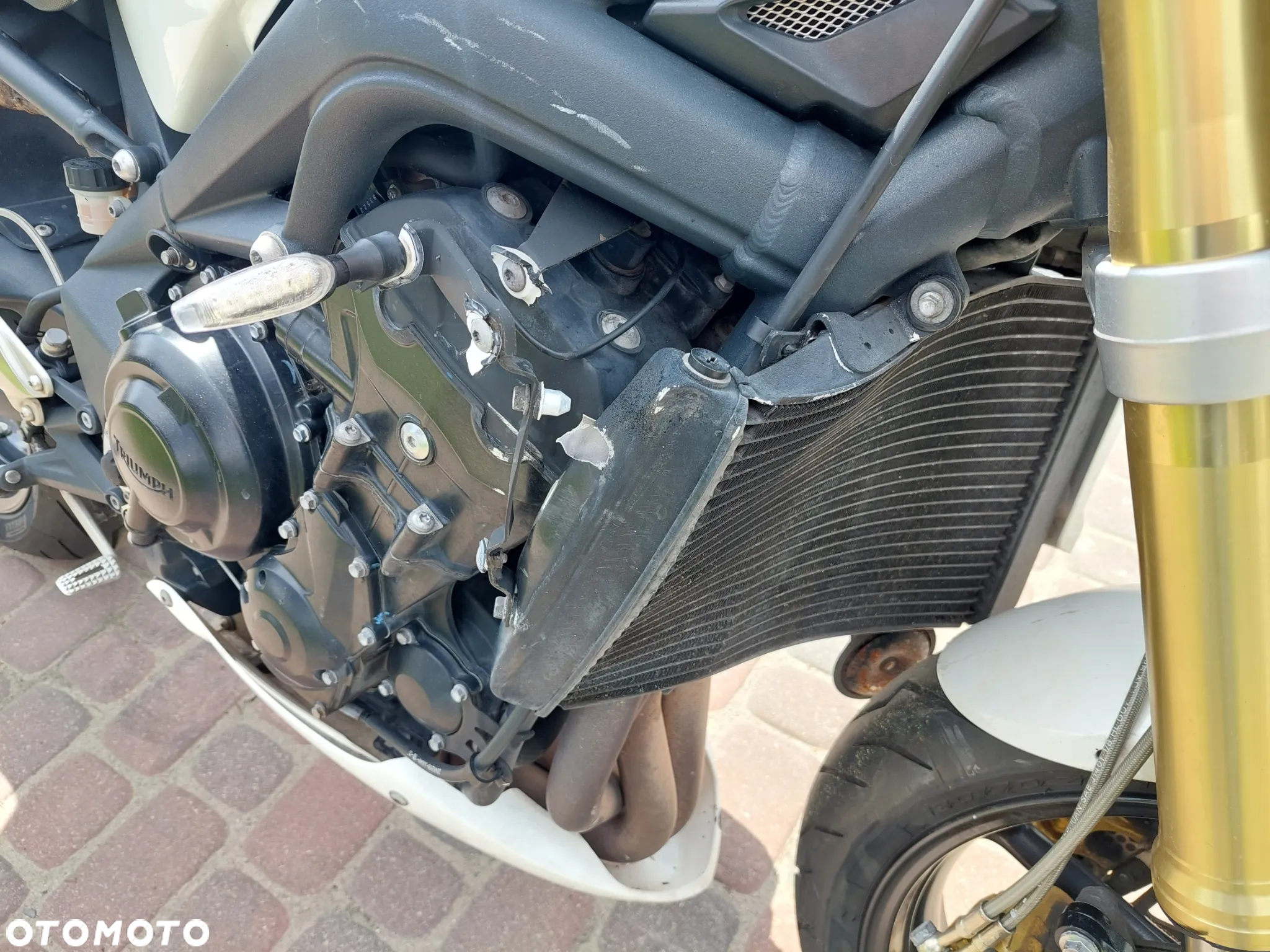 Triumph Street Triple - 11