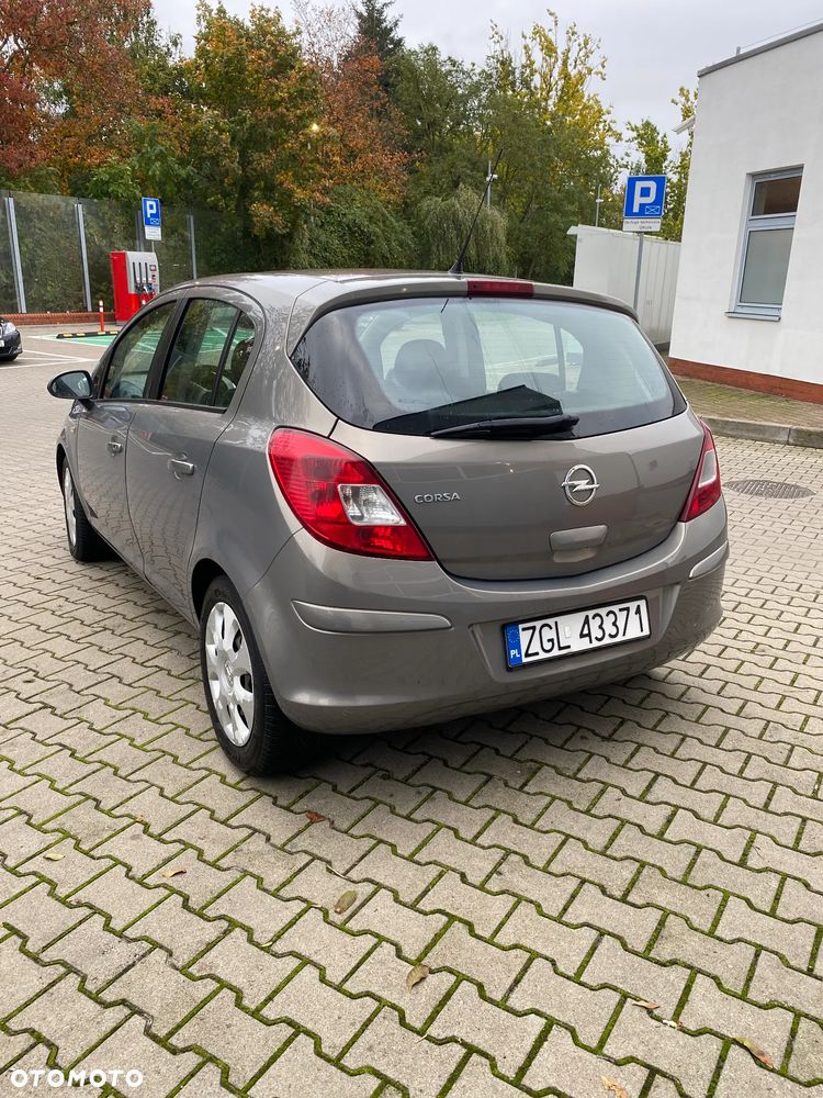 Opel Corsa 1.2 16V Essentia - 2