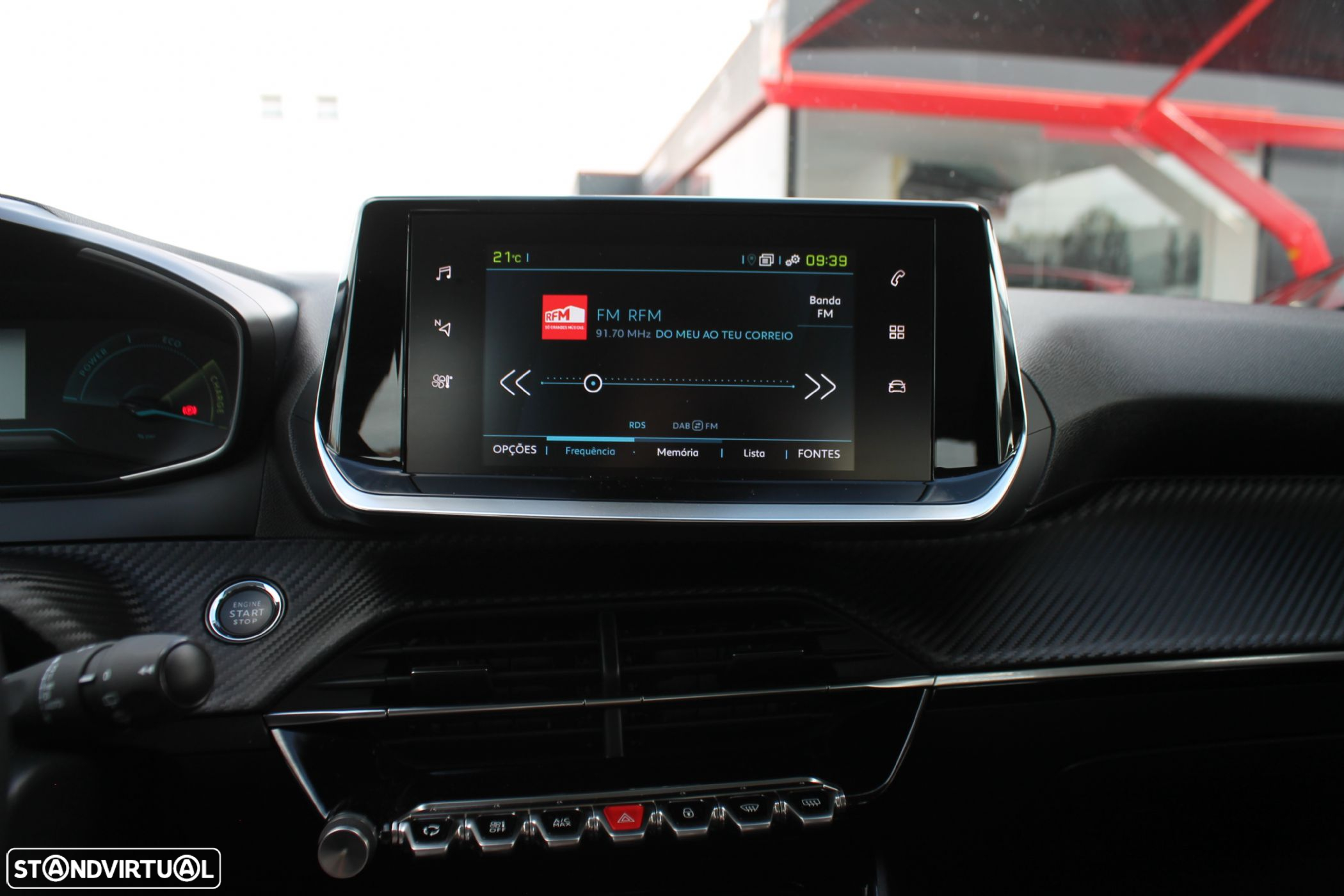Peugeot e-208 - 15