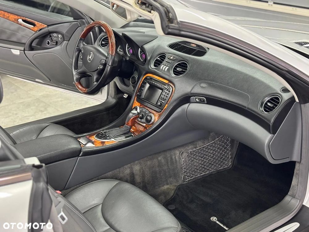 Mercedes-Benz SL - 29