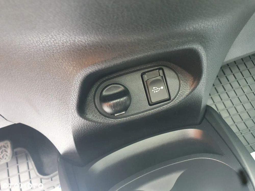 Toyota Yaris 1.5 VVT-i Lounge - 23