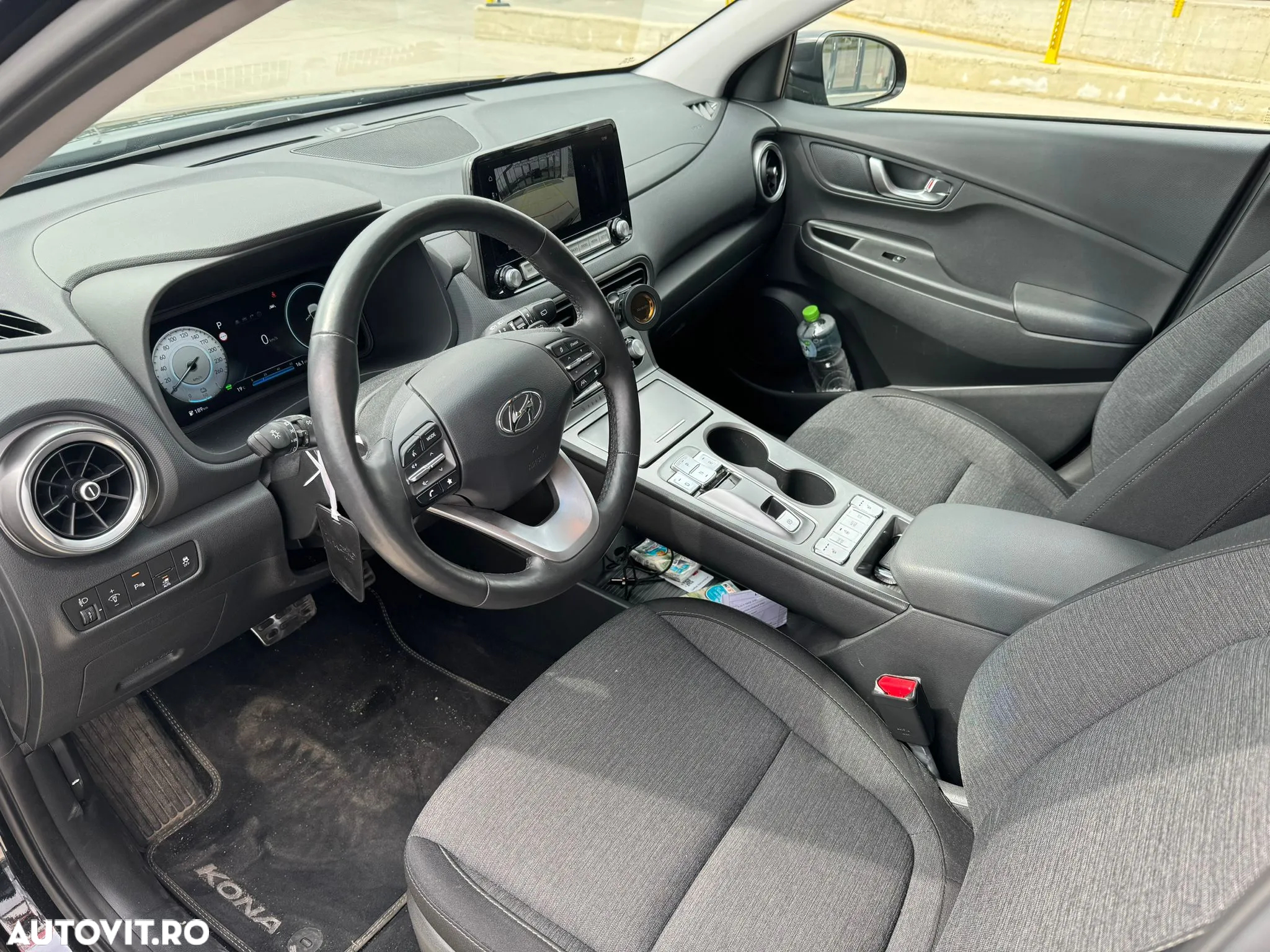 Hyundai KONA - 11