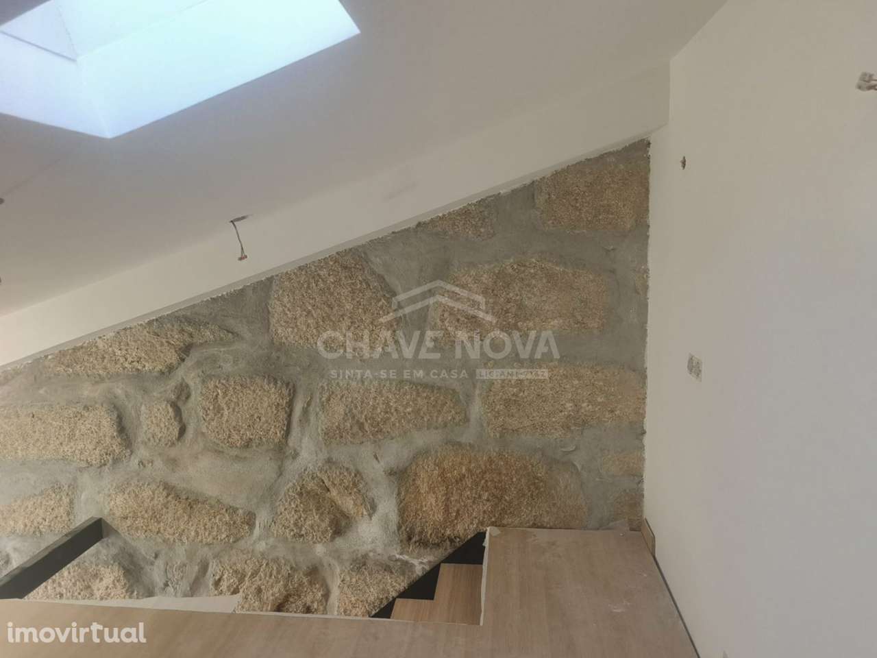 Moradia T1+1 renovada, mobilada e equipada no Porto - Grande imagem: 2/4