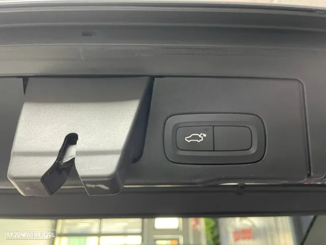Volvo XC 60 2.0 T8 PHEV Inscription AWD - 17