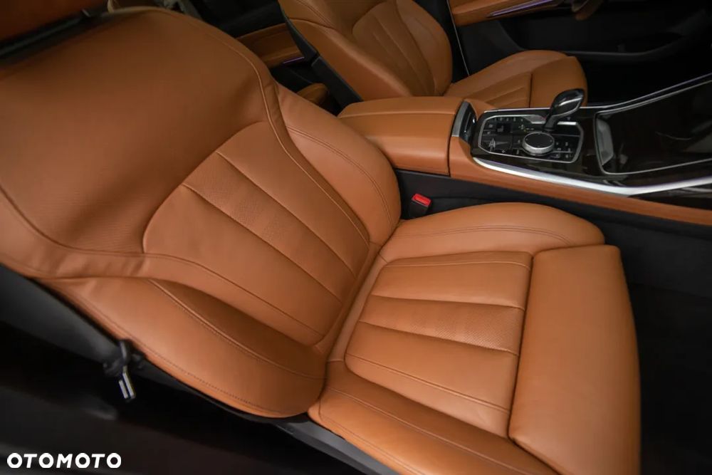 BMW X7 xDrive40i - 40