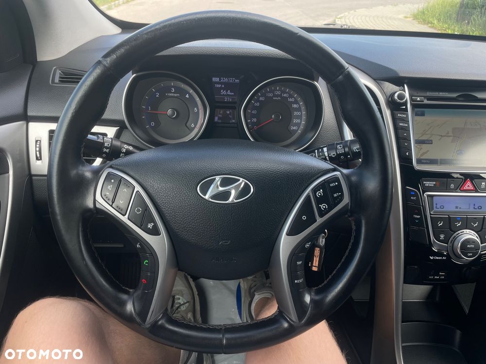 Hyundai i30 blue Kombi 1.6 CRDi Passion - 8