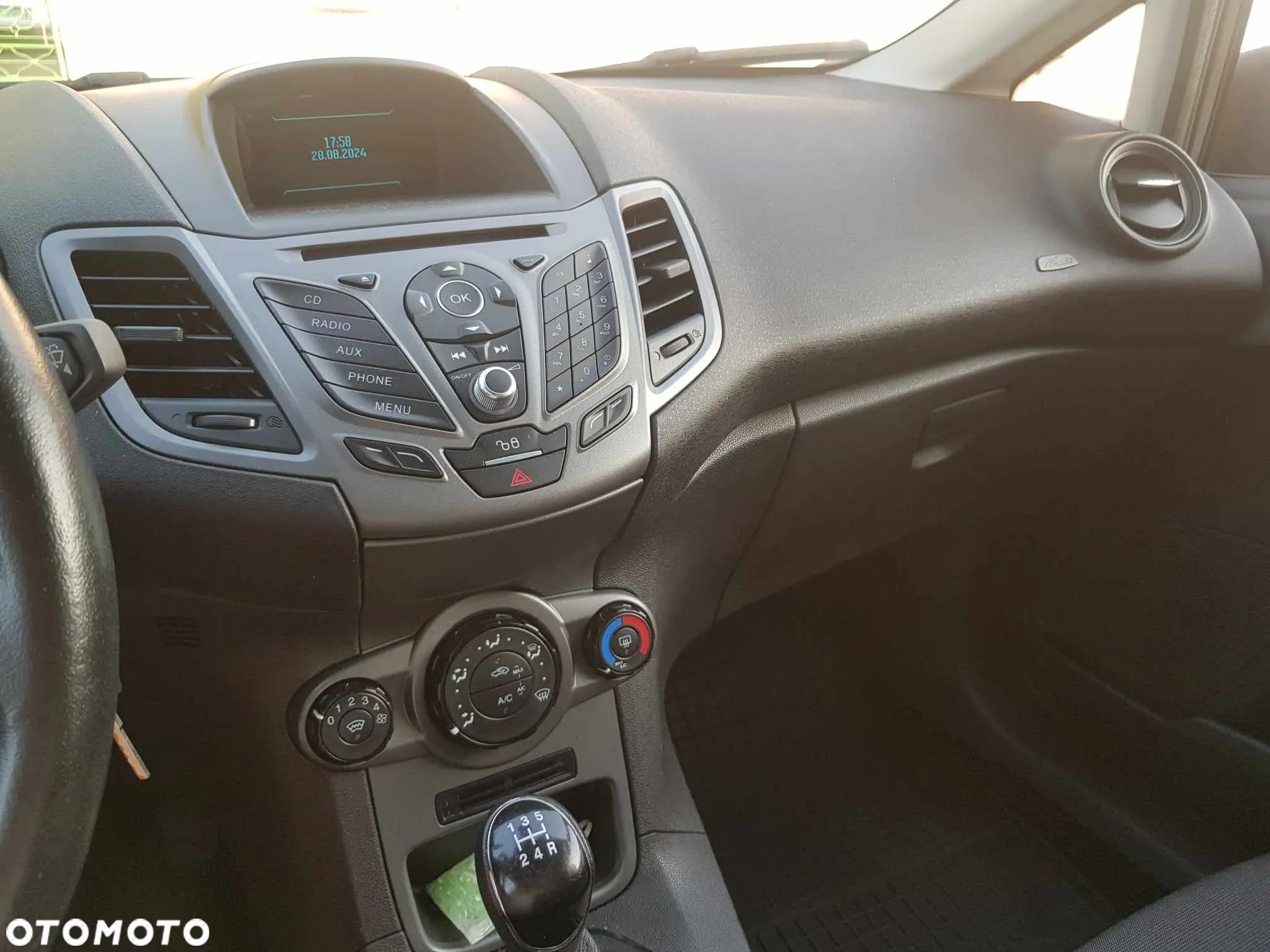 Ford Fiesta - 12