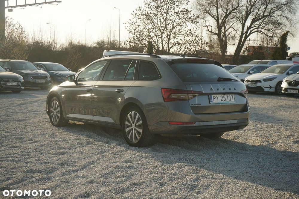 Skoda Superb 2.0 TDI SCR Style DSG - 9