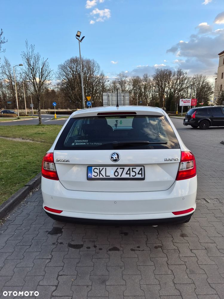 Skoda RAPID 1.6 TDI DPF Ambition Max - 22