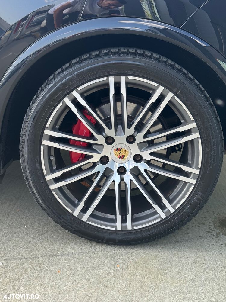 Porsche Cayenne - 22
