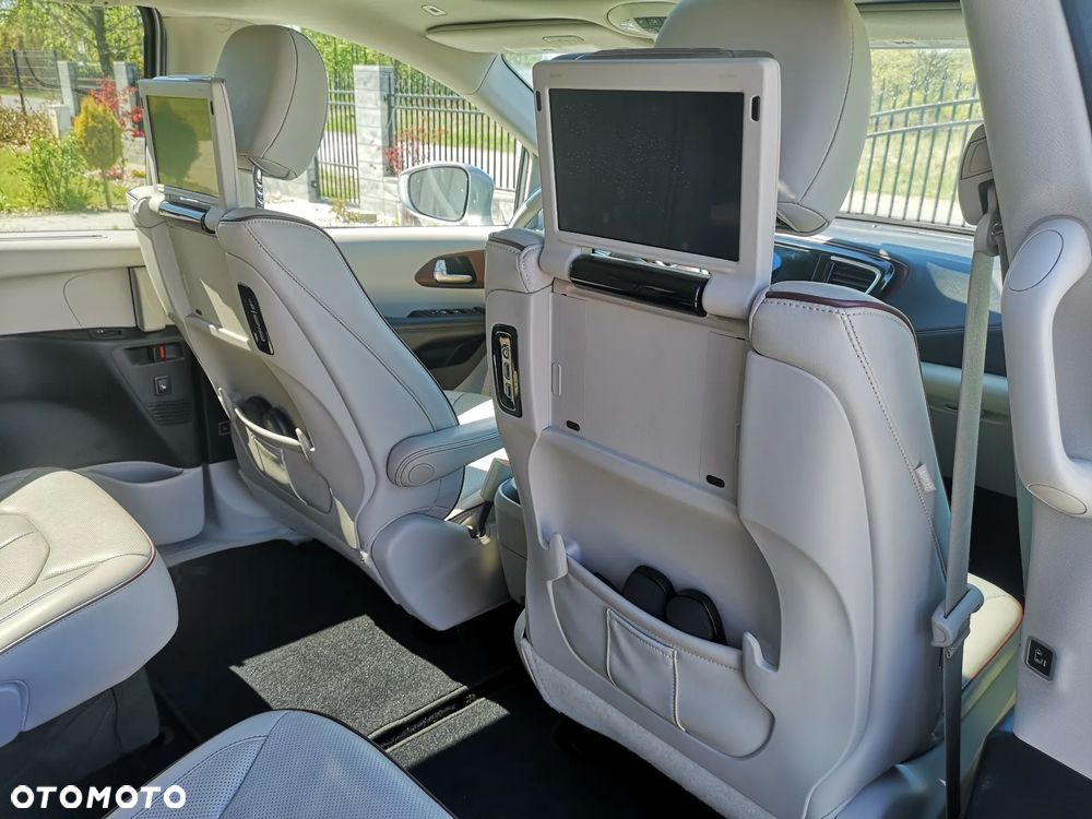Chrysler Pacifica - 30