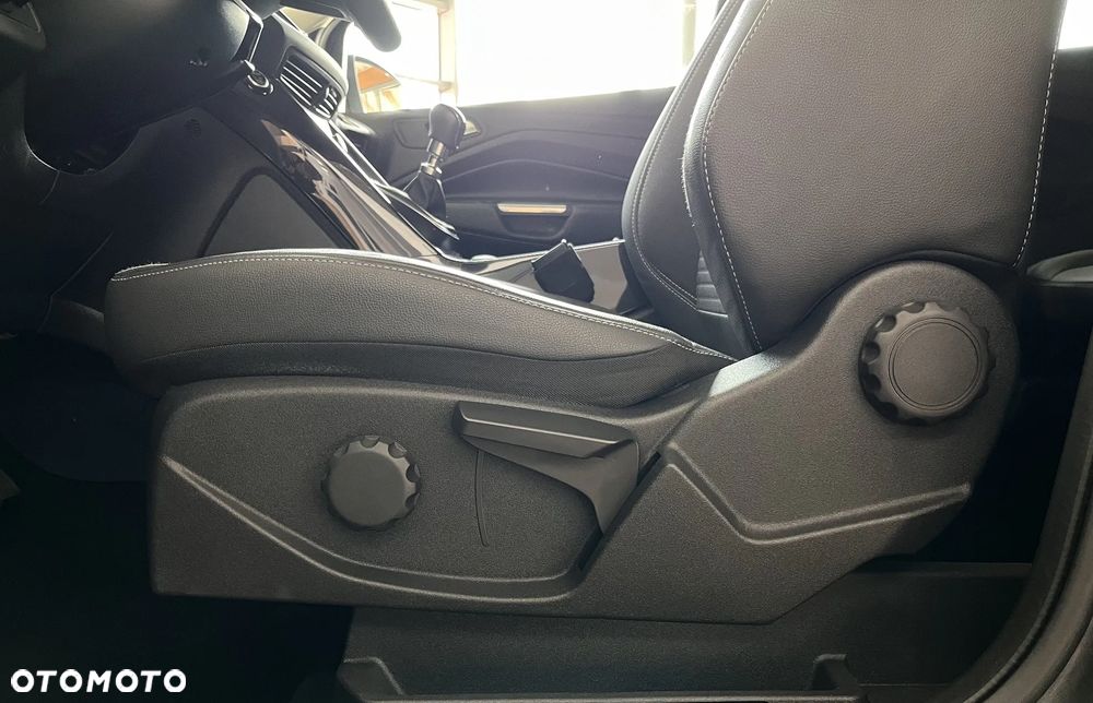 Ford Kuga 1.5 EcoBoost 2x4 Titanium - 20