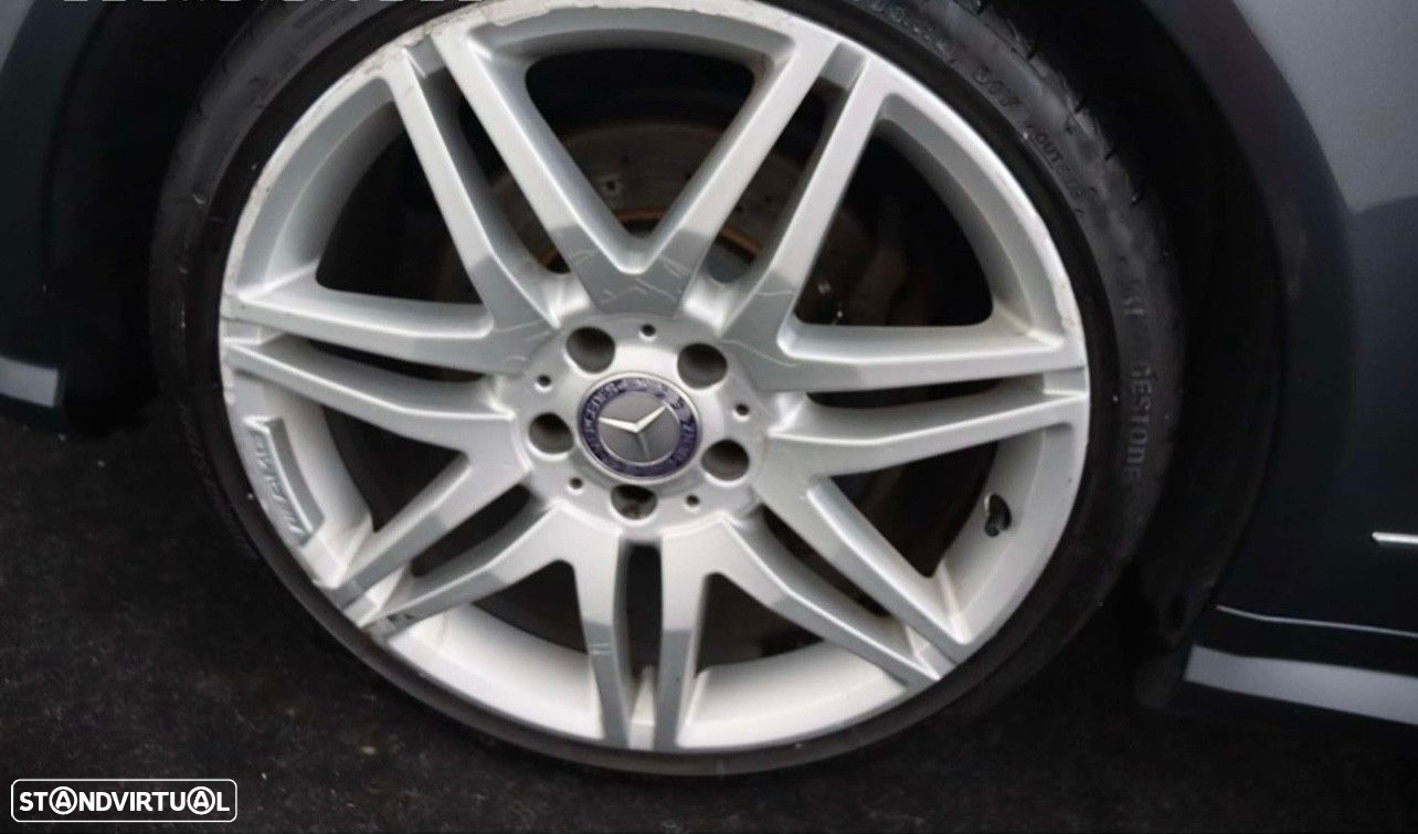 Mercedes-Benz E 220 CDi Avantgarde BlueEfficiency Auto - 33