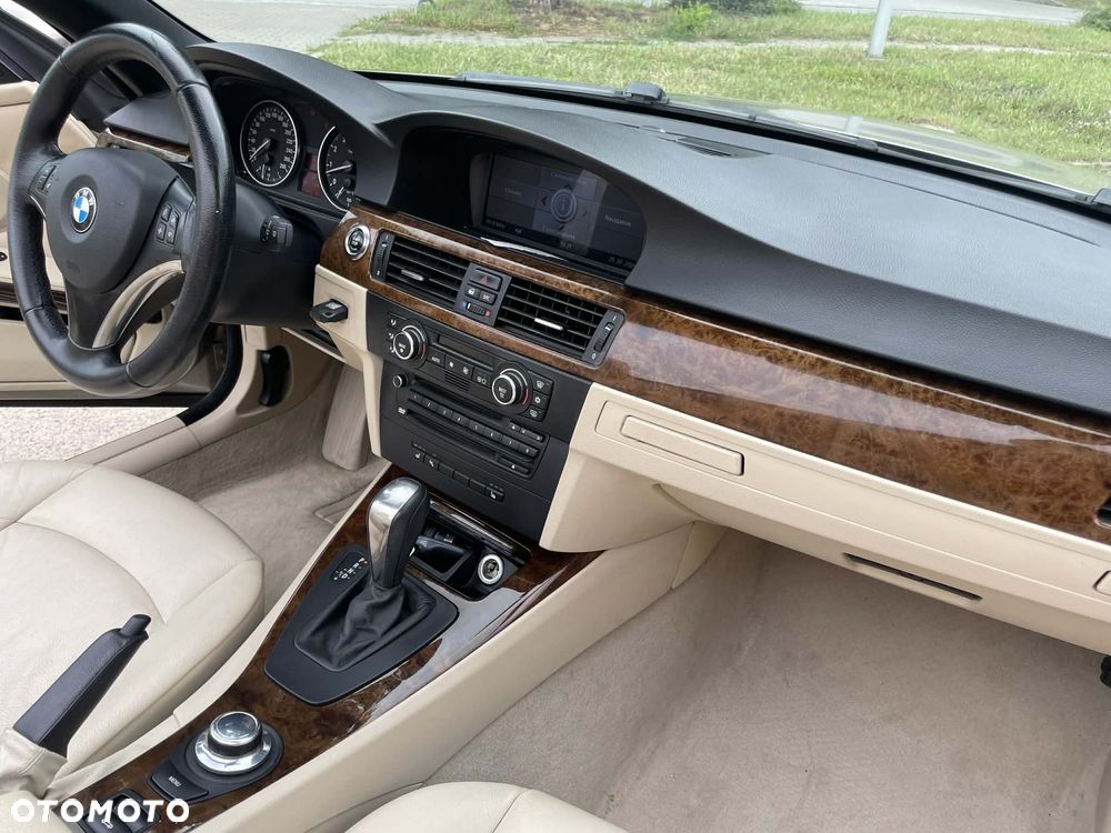 BMW Seria 3 335i - 25