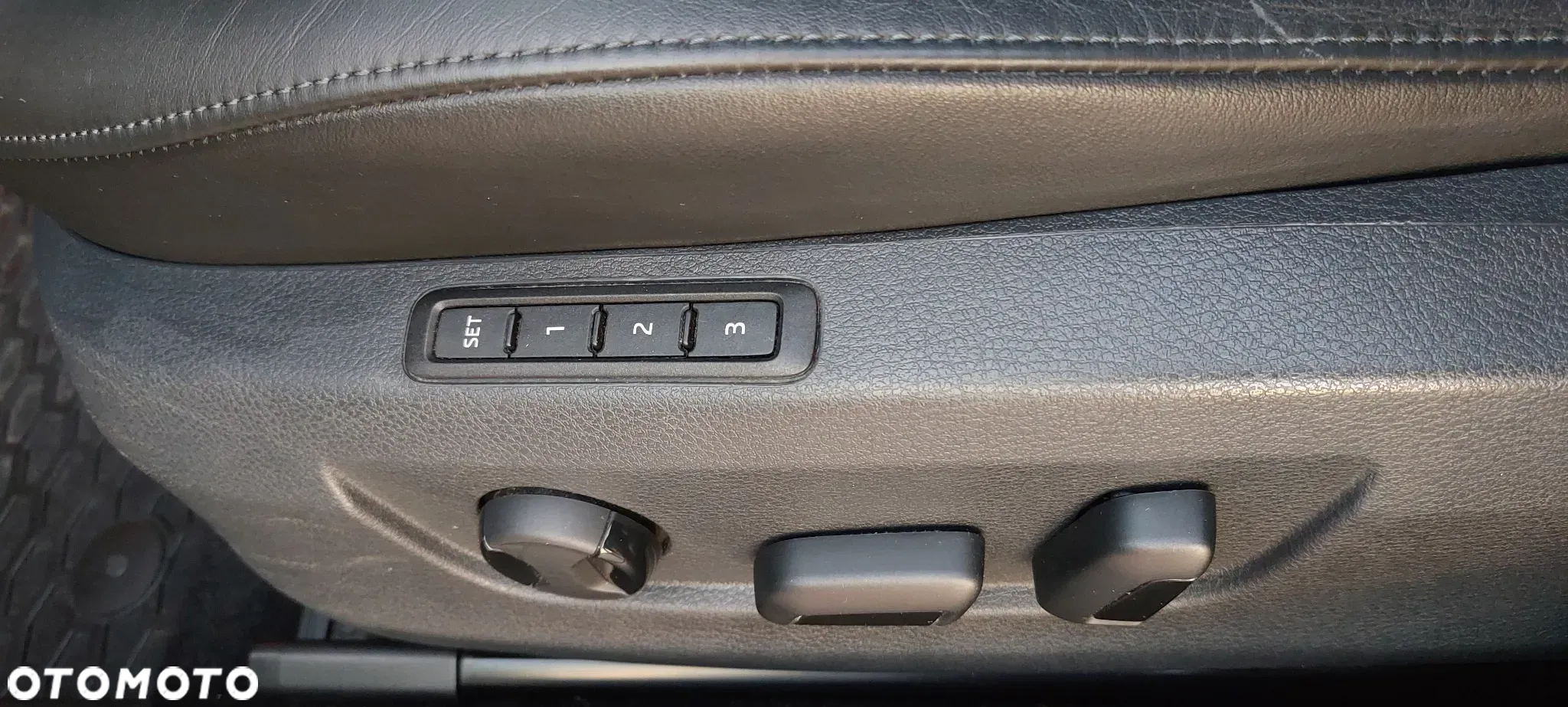 Skoda Superb Combi 1.6 TDI DSG Ambition - 4