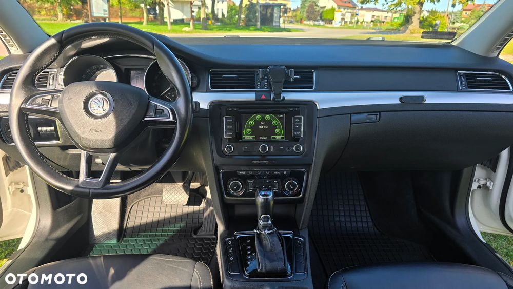 Skoda Superb 2.0 TDI 4x4 Business DSG - 8