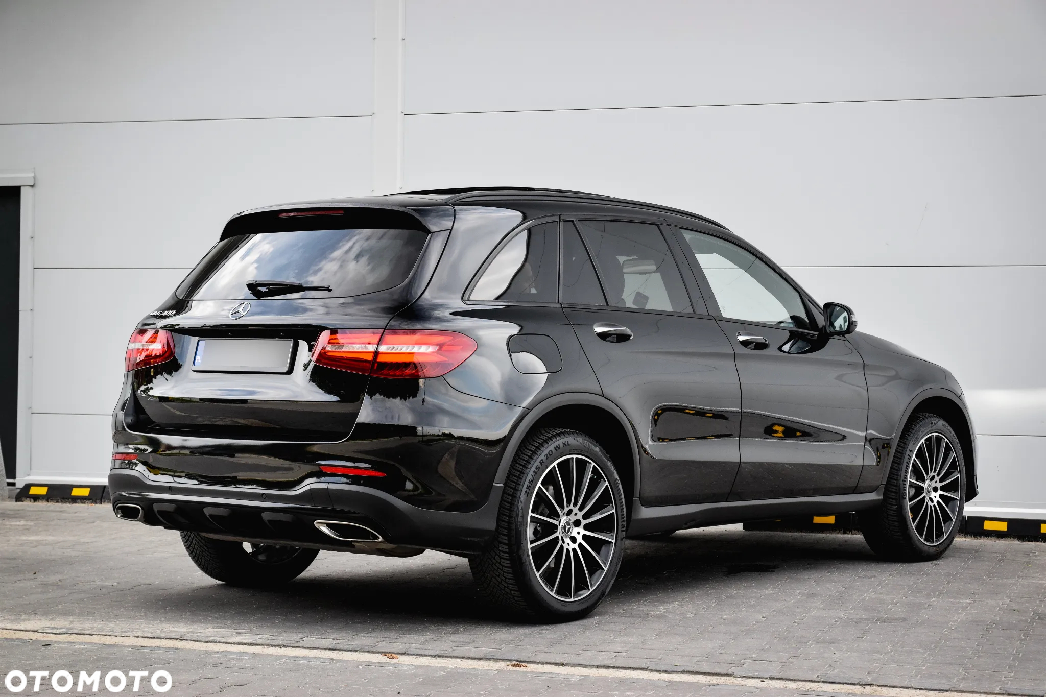 Mercedes-Benz GLC 300 4Matic 9G-TRONIC AMG Line - 12