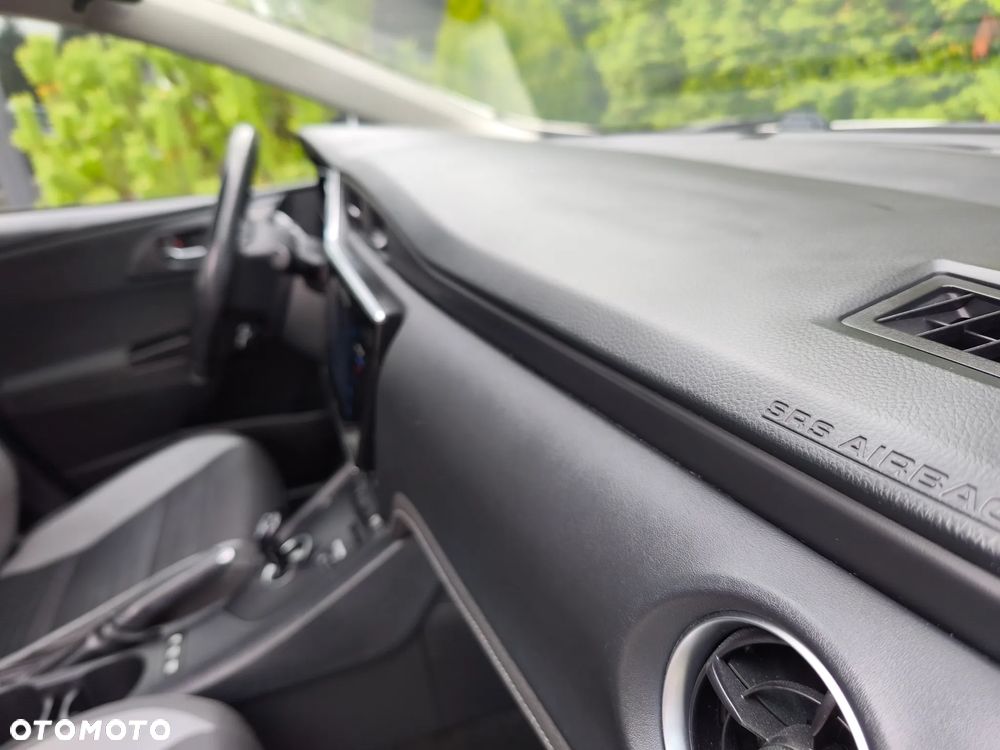 Toyota Auris - 12
