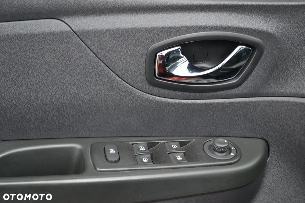 Renault Captur (ENERGY) TCe 90 BOSE EDITION - 21