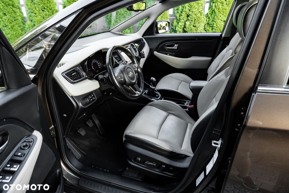 Kia Carens 1.7 CRDi L 7os - 17