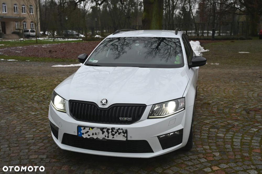 Skoda Octavia 2.0 TDI DSG RS - 2