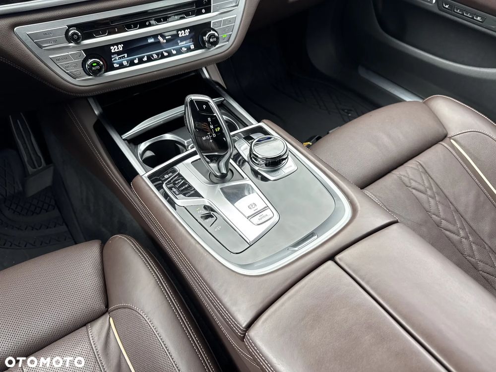 BMW Seria 7 750d xDrive sport - 16