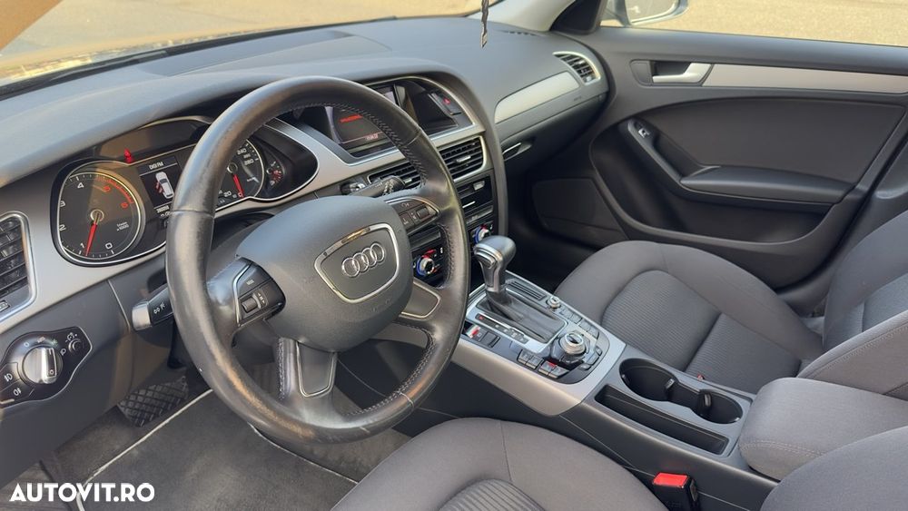 Audi A4 2.0 TDI DPF multitronic S line Sportpaket - 7