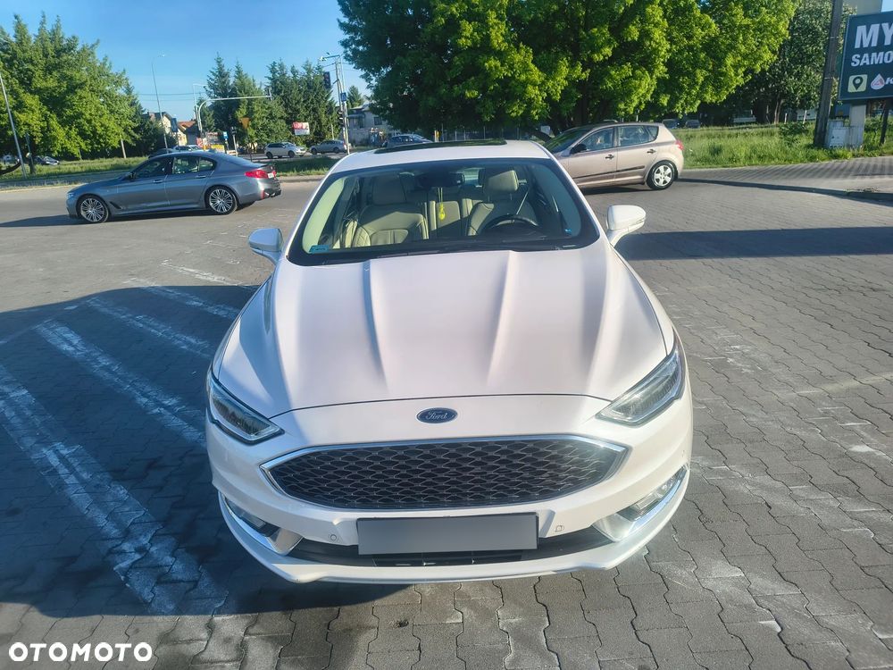 Ford Fusion - 2