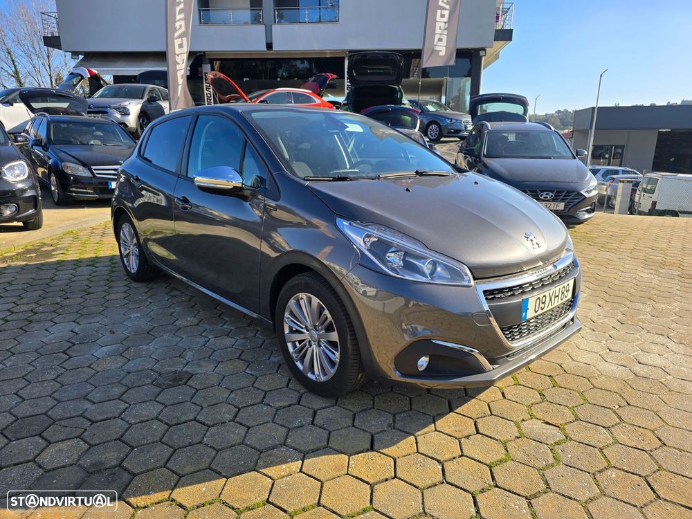 Peugeot 208 1.2 PureTech Signature - 2