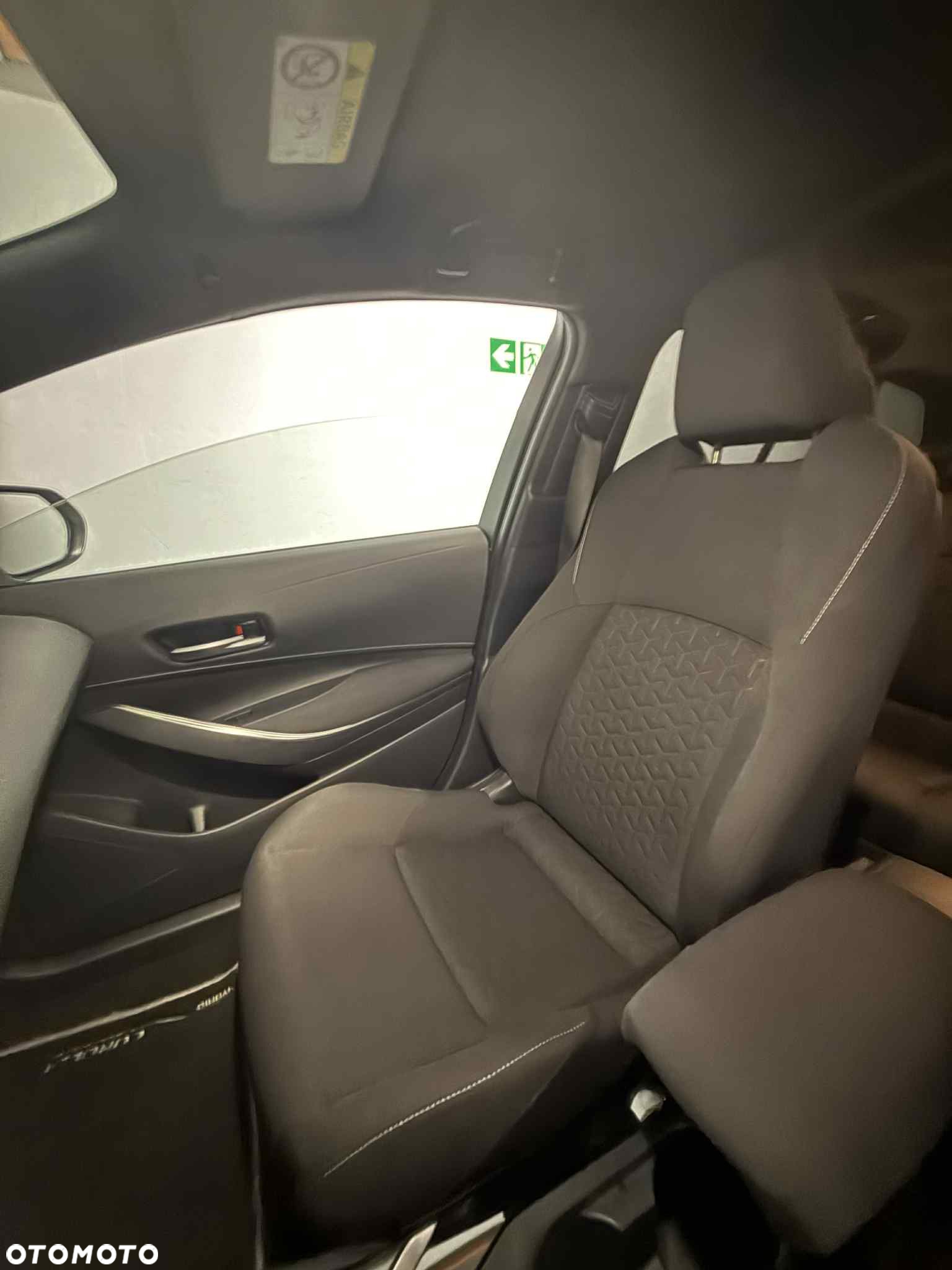 Toyota Corolla 1.8 Hybrid Comfort - 11