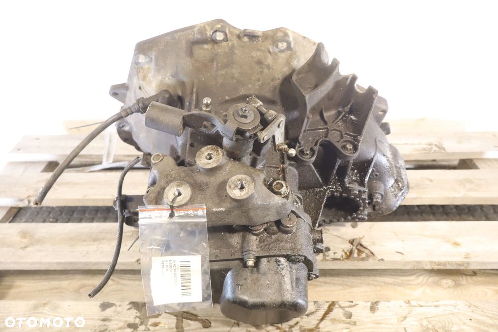 SKRZYNIA BIEGÓW 5 BIEGOWA OPEL ASTRA J 1.4 U6W413 - 2