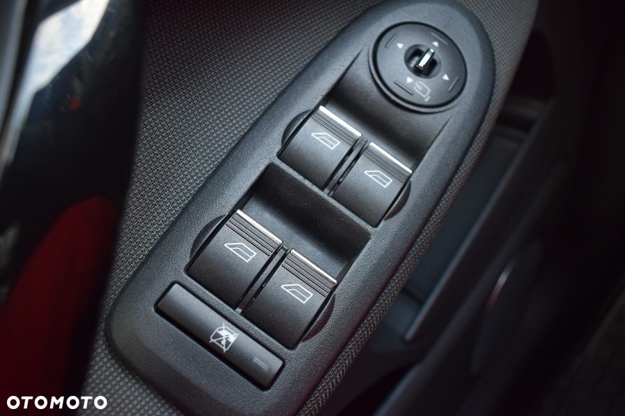 Ford Kuga 2.0 TDCi 2x4 Titanium - 21