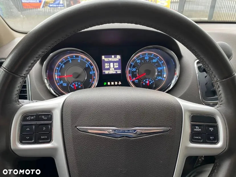 Chrysler Town & Country 3.6 Touring - 6
