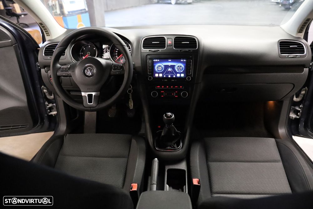 VW Golf 2.0 TDi Confortline - 9